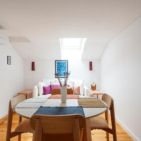 Charming Chiado Гостевой дом 3*